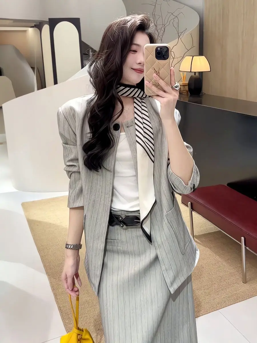 

Новый роскошный осенний женский костюм высокого класса с круглым вырезом и длинными рукавами, пиджак + длинная юбка с высокой талией, элегантный комплект из двух предметов с шарфом