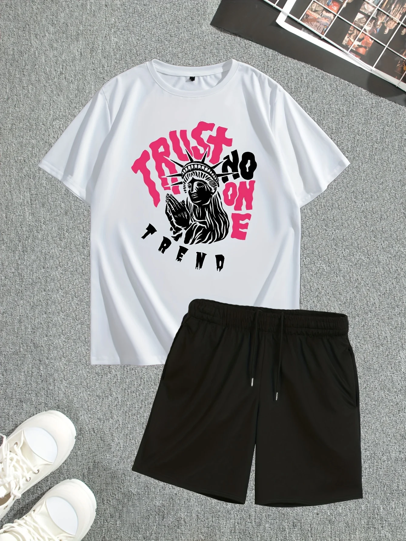 

2026 Summer New Arrivals Men's Sets Short-Sleeve Shirts with Abstract Prints Hip-Hop-Inspired Clothing Men Sports Two-Piece Sets