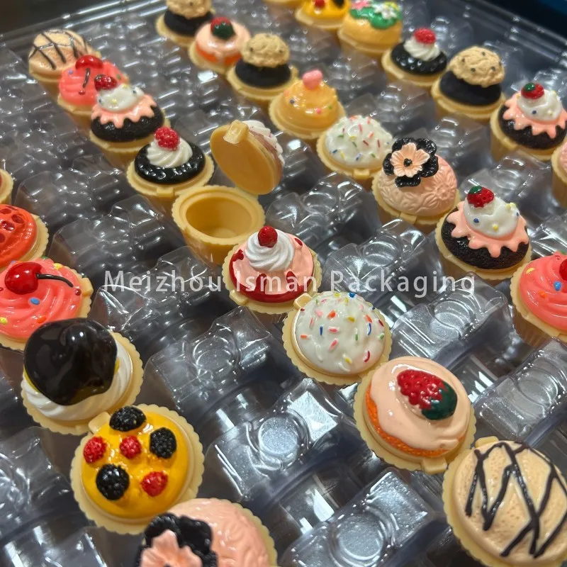 

50Pcs Mini Cute Cupcake Lip Balm Case Empty Cosmetic Cup Cake Shape Lovely Lip Balm Container Blush Eye Shadow Packaging 3g