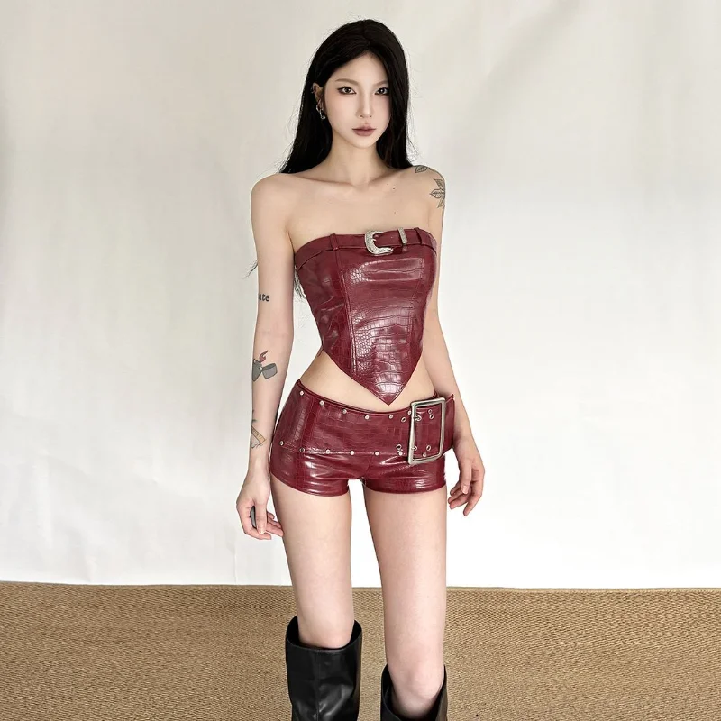 

Бесплатный мотоциклетный шорты в стиле ретро из искусственной кожи, топ с горячим поясом, шорты, костюм для женщин