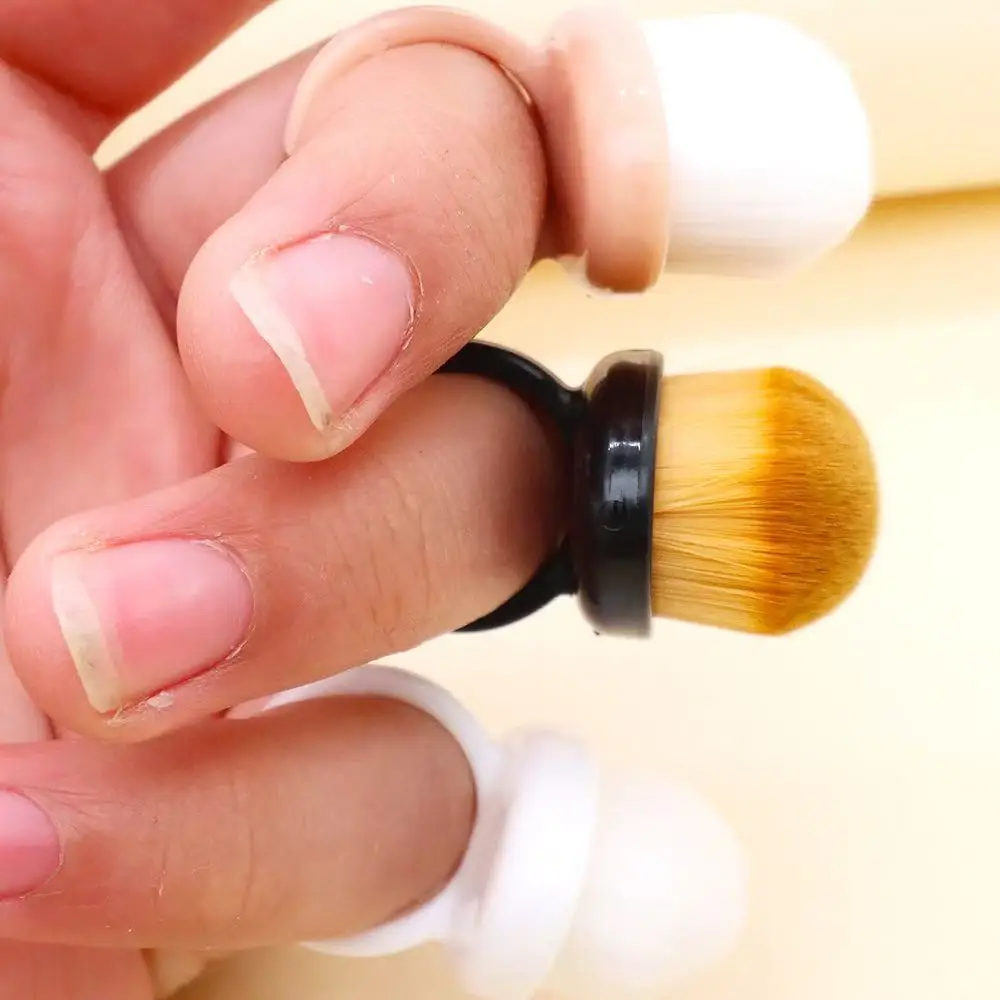 Finger Ring Manicure Dust Sweeping Brush Soft Hair Nail Surface Cleaner for Salon Home Use