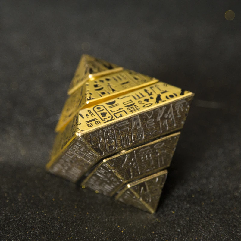 Cool Pyramid Fidget Slider antiestrés juguetes giratorios de mano, decoración de escritorio EDC, regalos para niños