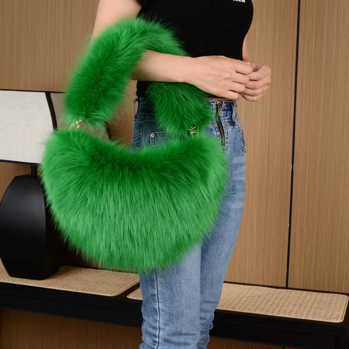 Trendy Designer Soft Faux Fur Heart Shaped Shoulder Bags Totes Women Handbag and Purses  2023 New Plush Tote Bags Clutches