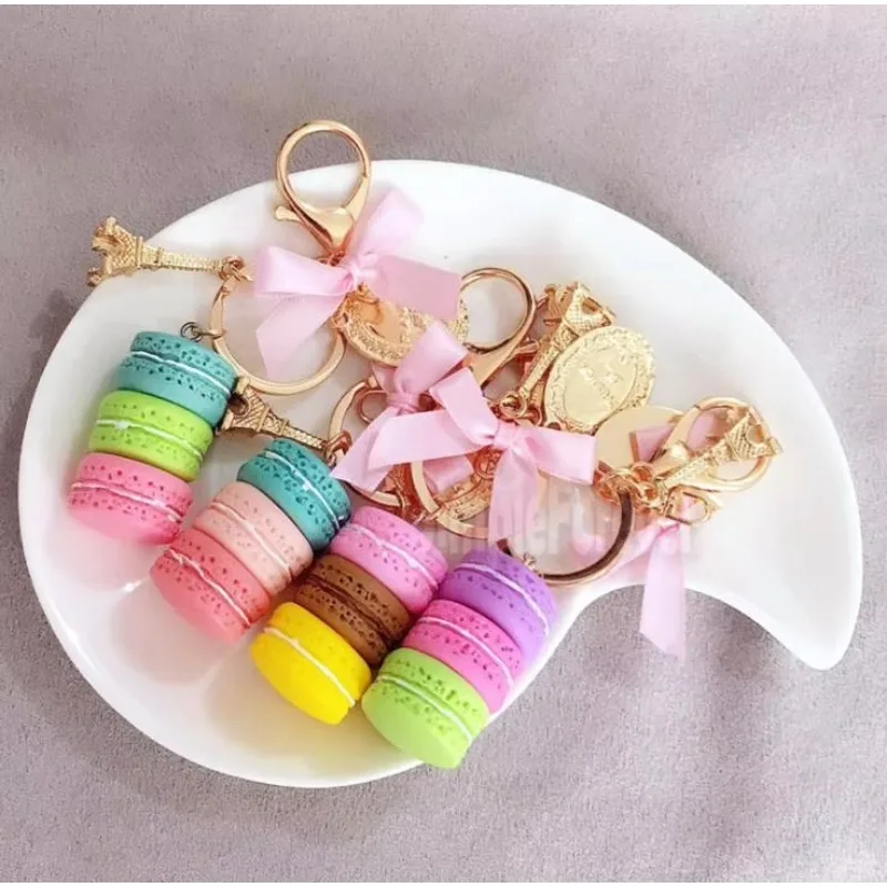 

Resin Macaron Cake Keychain Metal Eiffel Tower Bag Charm Keyring Wedding Supplies Keychain Favors