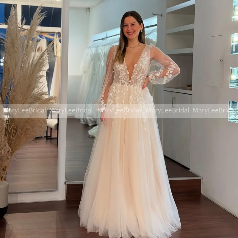 

Сказочное свадебное платье из тюля в стиле бохо с кружевом в виде листьев, глубоким V-образным вырезом, А-силуэтом, длинными рукавами, на заказ, suknia ślubna