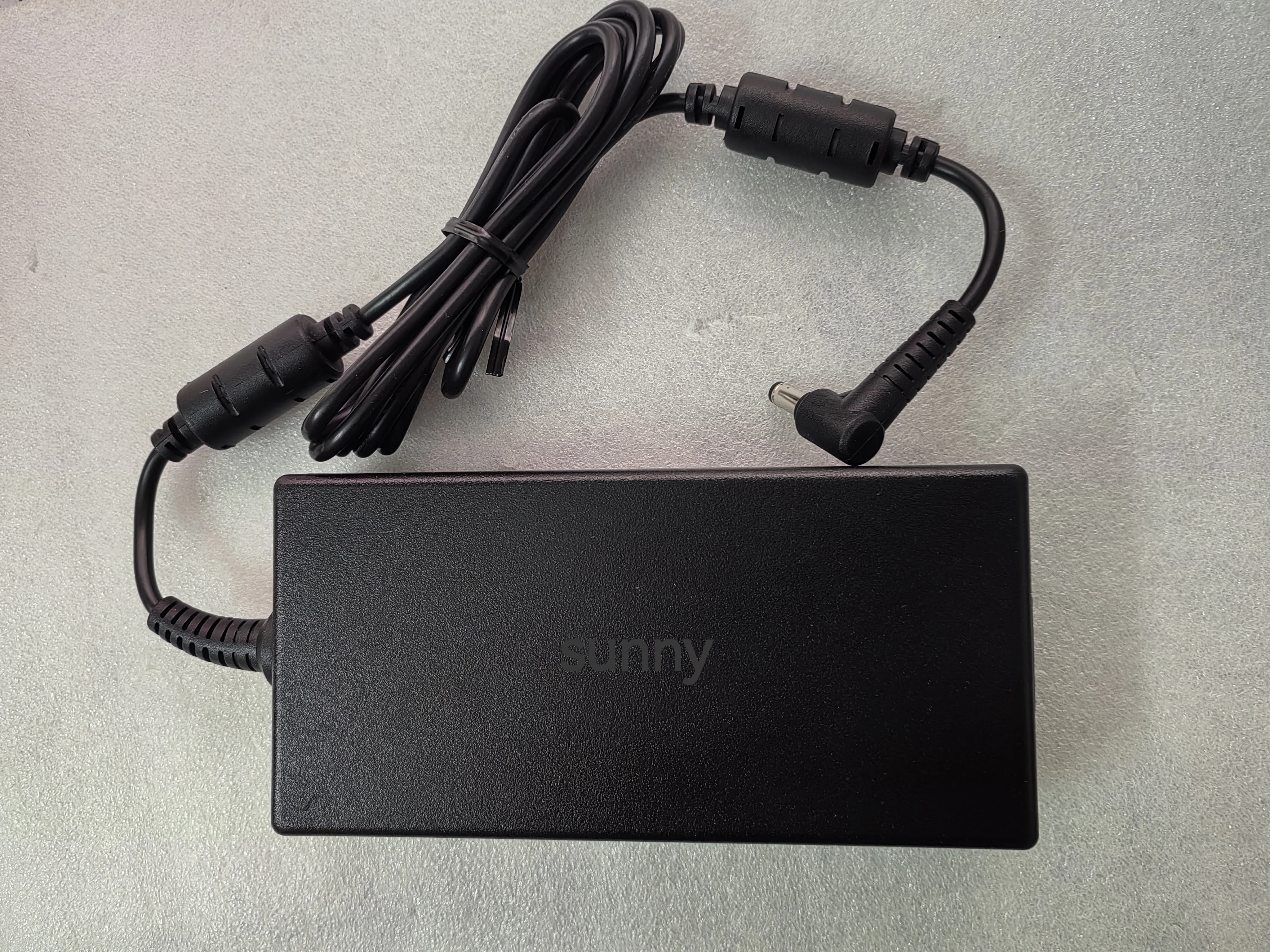 NEW OEM Slim Delta 19.5V 9.23A - Pc Gaming News recension och pris