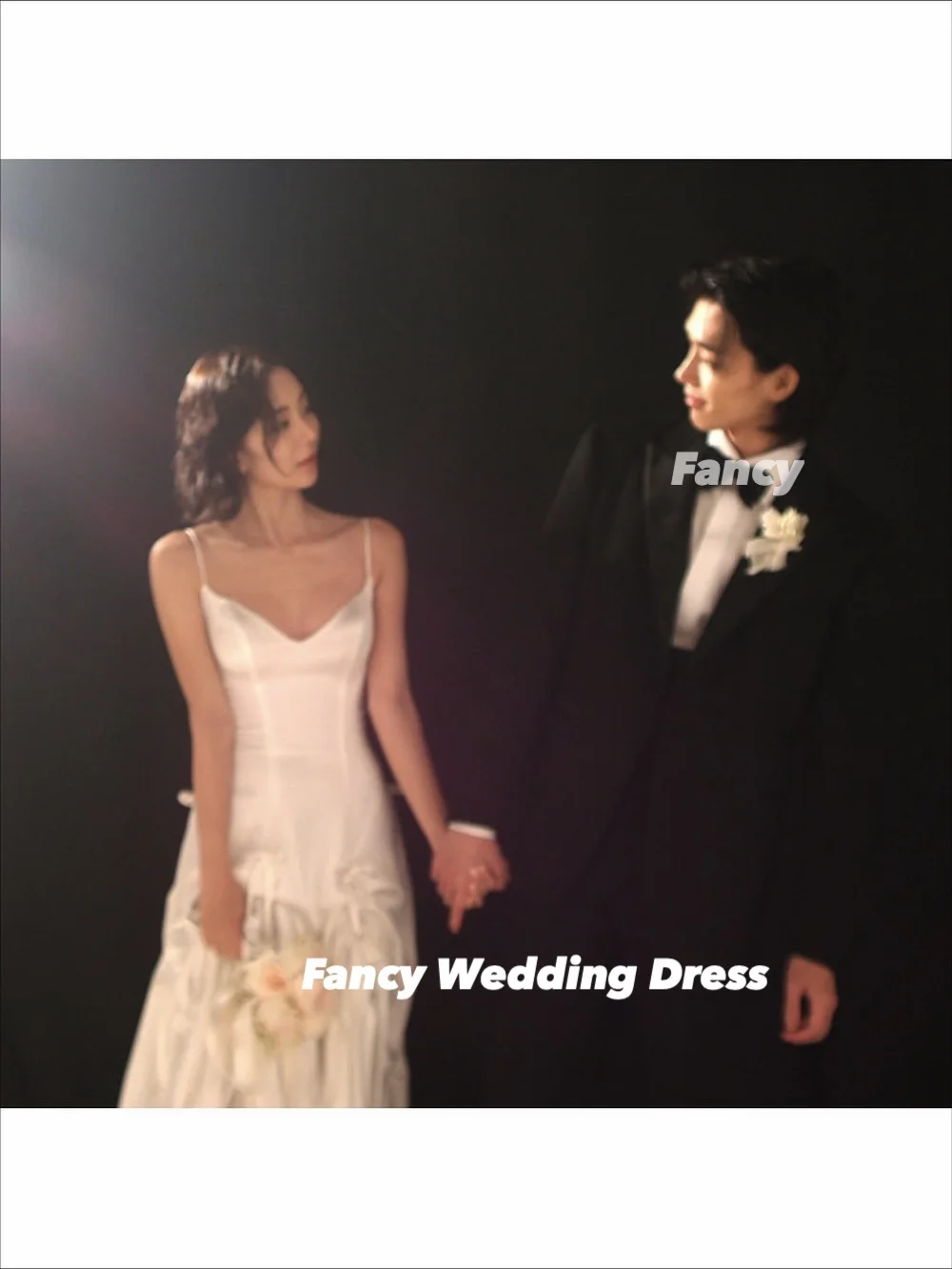 Fancy Simple Korea A Line Abito da sposa Servizio fotografico Senza spalline Abito da sposa in morbido raso Abito da sera a maniche corte Personalizzato