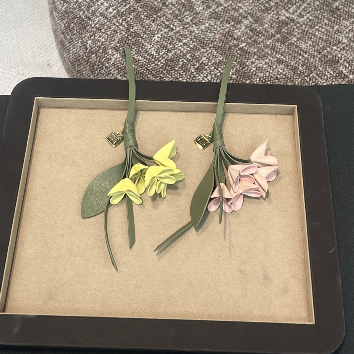 luxury-faux-osmanthus-bag-charm-handcrafted-pu-leather-flower-keychain-high-end-niche-fashion-accessory-for-handbags