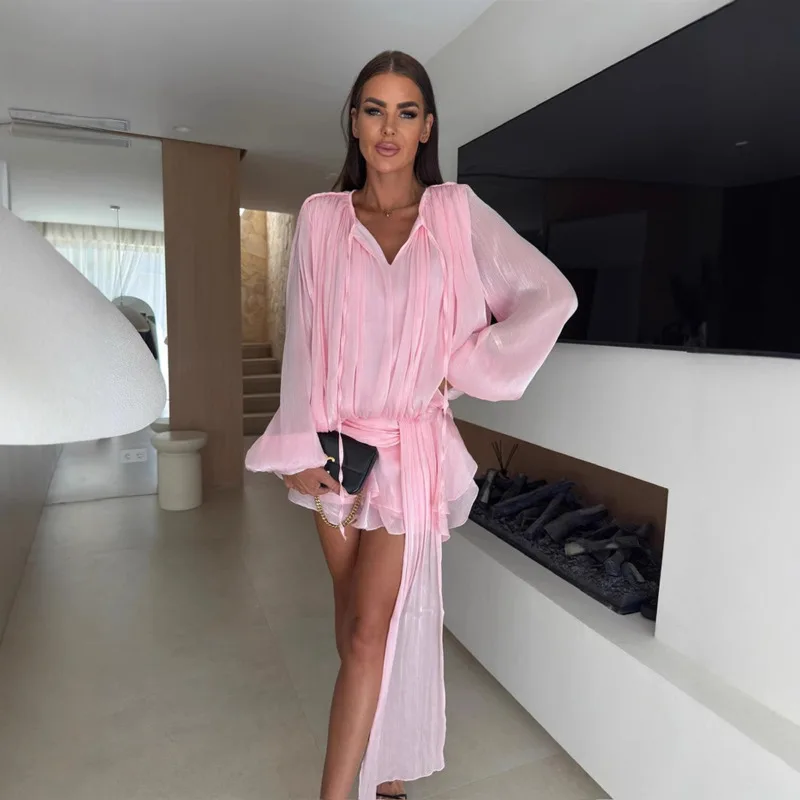 فستان قصير أنيق مكشكش بأربطة للنساء 2025 فستان حفلات مطوي بأكمام واسعة ورقبة مستديرة بلون سادة ملابس للإجازات جديد