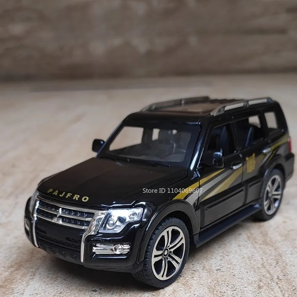 Scale 1:32 MITSUBISHI PAJERO Toy SUV Car Model Alloy Diecast Rubber Tire Doors Opened Simulation Off-road Vehicle Gift for Child