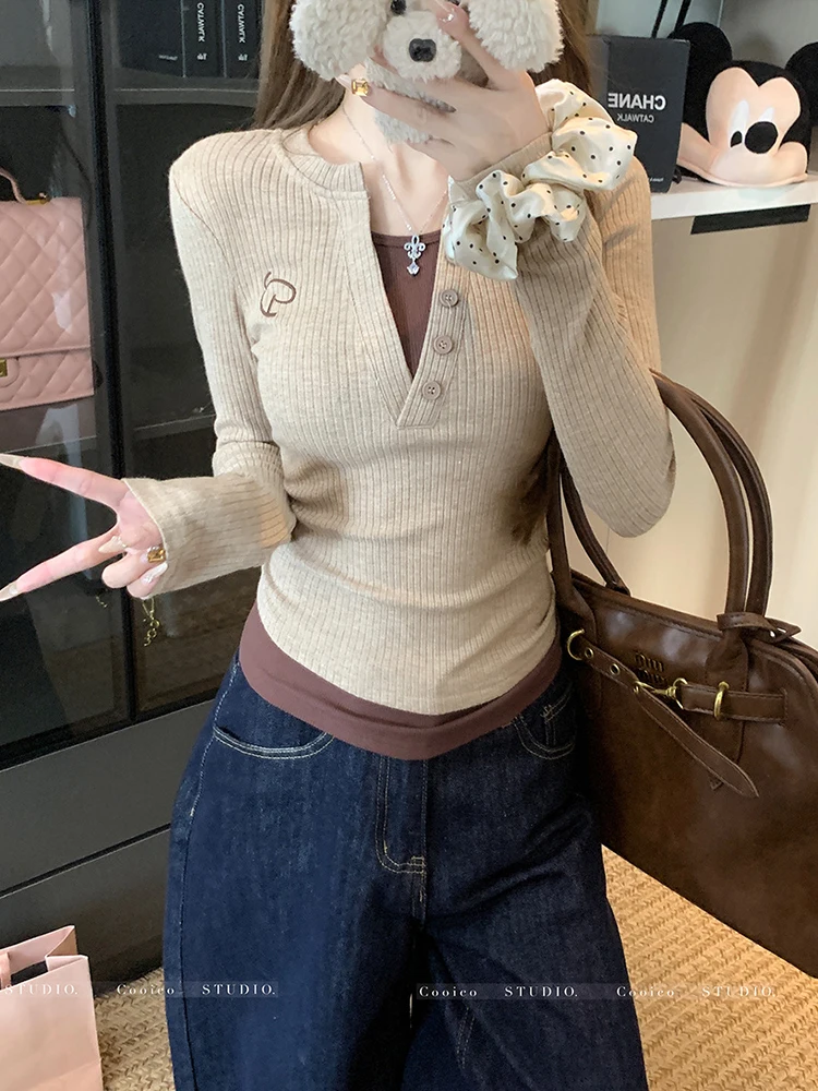 

Retro Patchwork Long Sleeve T-shirt for Woman Fashion V-neck Slim Fit Women Tops 2025 Autumn New Long Sleeve Tops