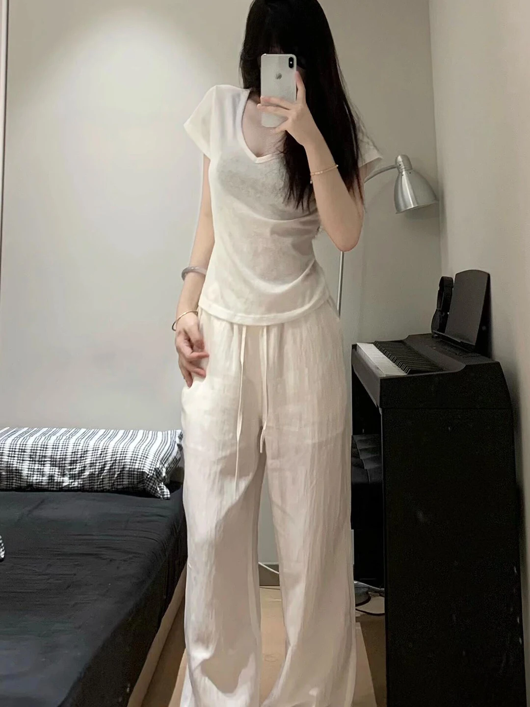 

Summer Sporty Anti-Aging Casual Set Women's New 2025 Simple White Short Sleeve Wide Leg Pants Two-Piece Set Fashionable