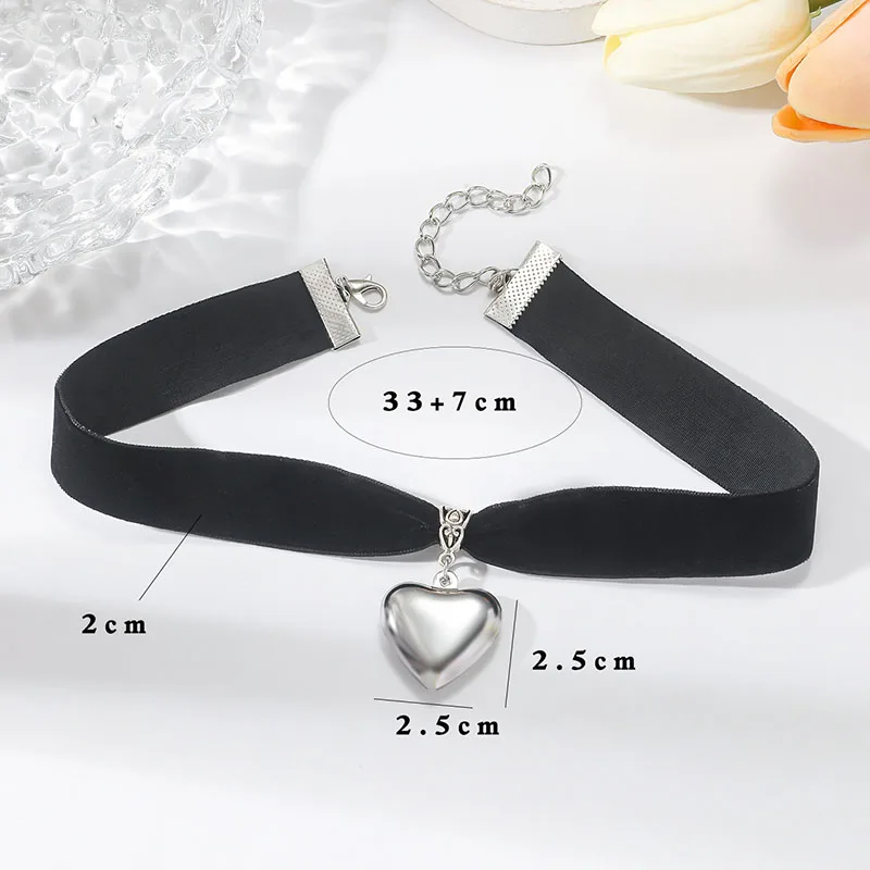 Punk Silver Color Heart Pendant Black Velvet Choker Necklace for Women Charm Collar Neck Decoration Party Jewelry New Year Gift