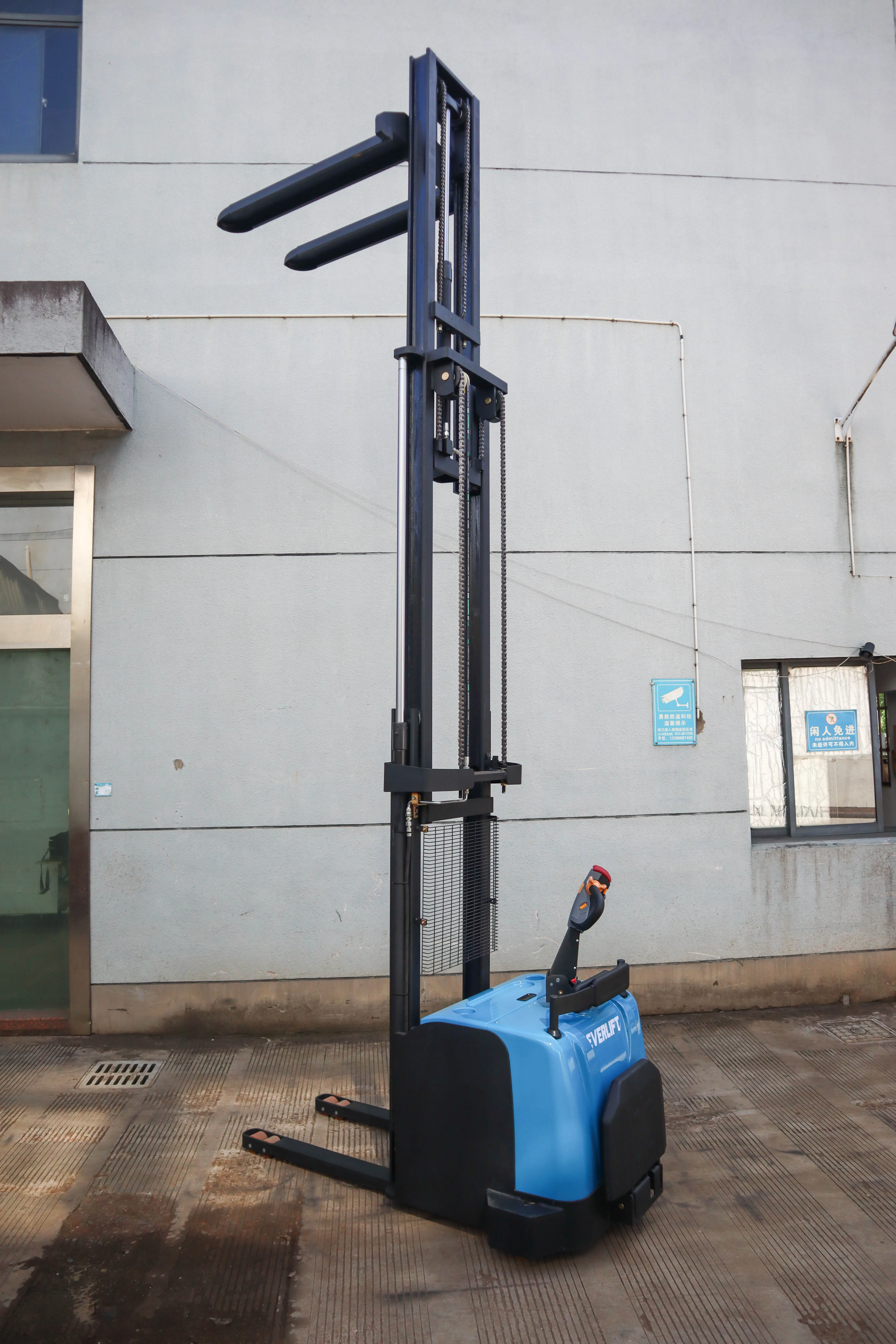 Heli Stapler Gabelstapler, max. 2 Tonnen, 6,2 m, robustes Design, Hubstapler, Lagergabelstapler