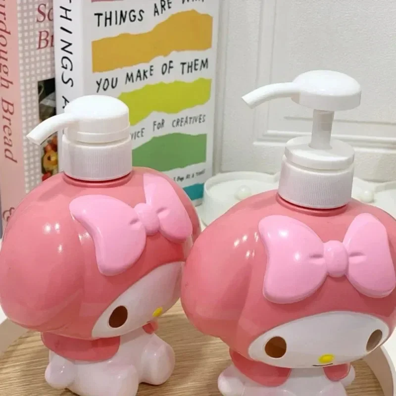 Sanrio Cinnamoroll Kuromi My Melody Anime Bottle Kawaii Large Capacity Tumbler Bottle Shampoo Bottle for Shower Gel Hand Soap