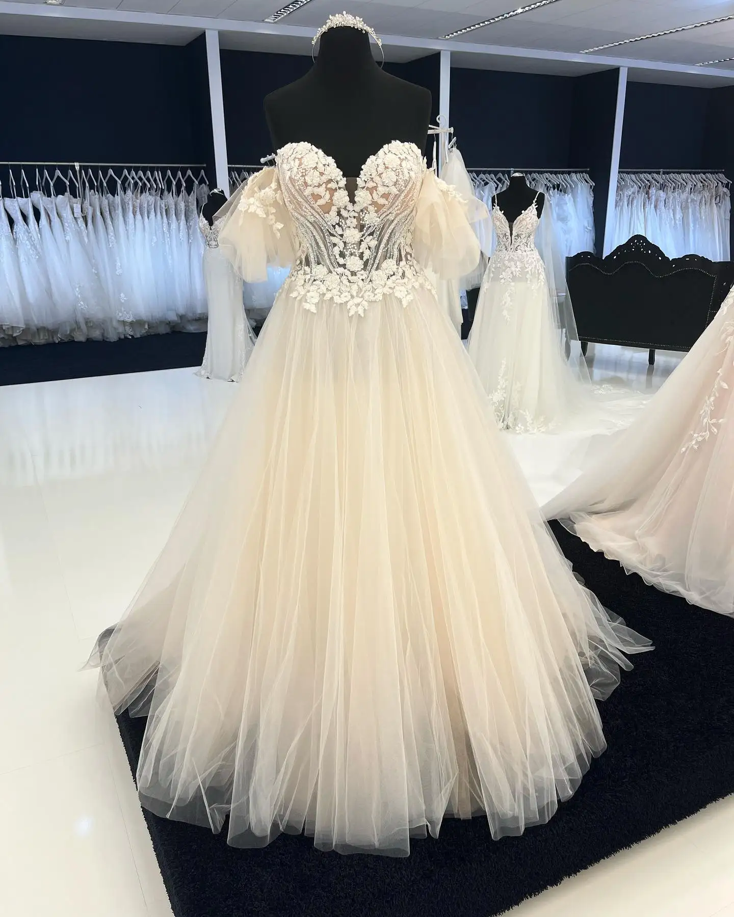 Robes de mariée en dentelle de fleurs 3D, robes de mariée A-ligne, sur mesure, populaire, hors de l'initiative, nouveau, 2023