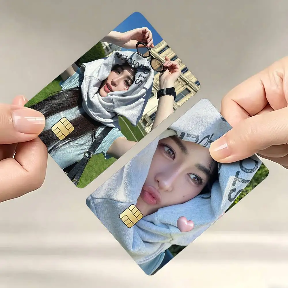 

Actress L-Lingling Kwong LingOrm Sticker Decoration Creative Bank Card Bus Metro Waterproof Sticker
