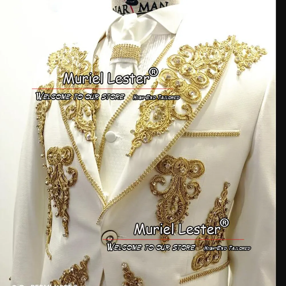 Trajes de boda blancos para novio para hombre, apliques dorados de lujo, chaqueta, chaleco, pantalones, esmoquin Formal para hombre, vestido de fiesta de graduación, 3 piezas