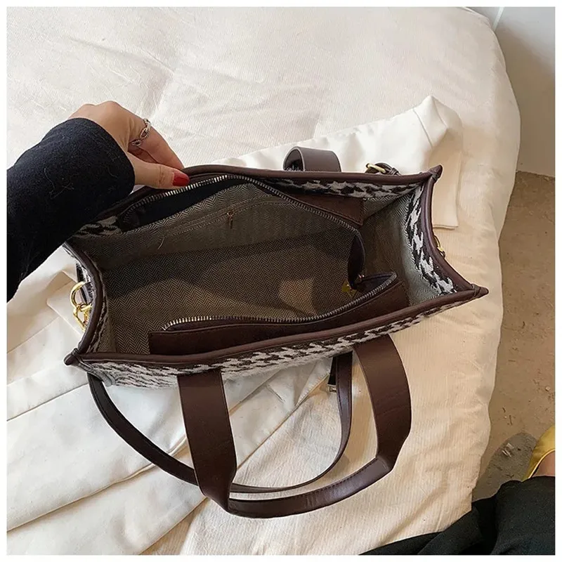 Winter New Fashion Trend Women Large Capacity Shoulder Bag Luxury Designer Travel Purses And Handbags Messenger Tote Bag Ladies