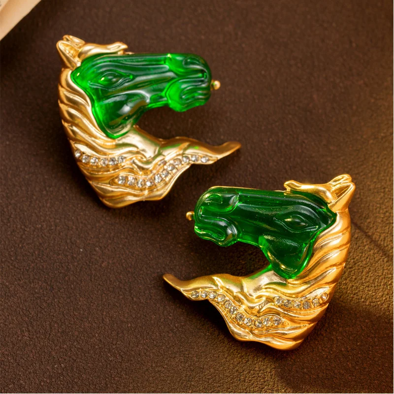 Medieval vintage Heavy Alloy Personality Horse Head Earring Vintage Court Style Light Luxury Elegant Earrings