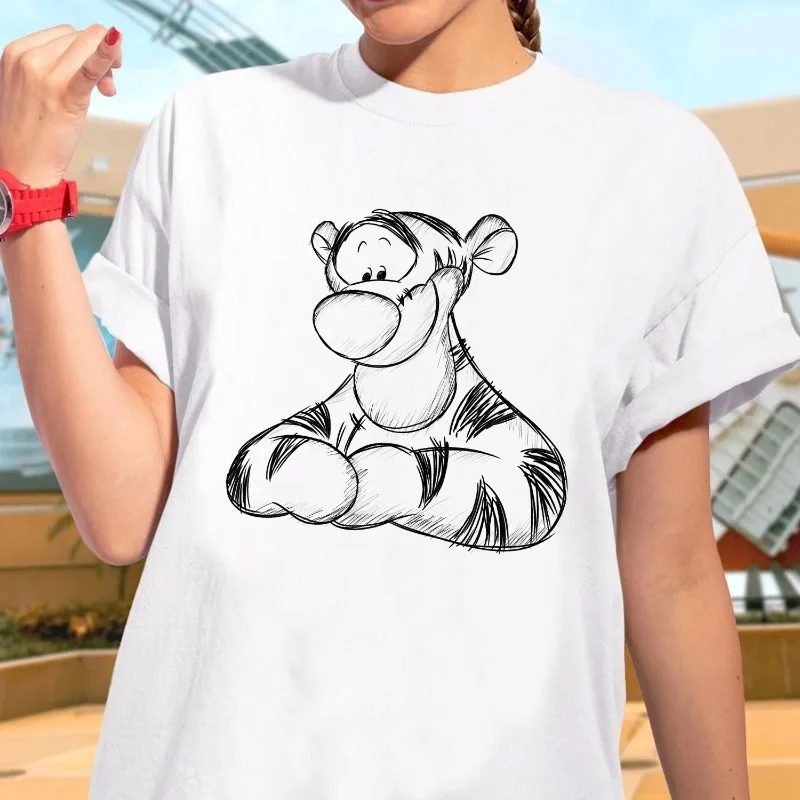 2025 여름 위니 더 푸 캐릭터 스케치 초상화 티셔츠 귀여운 이요어 푸 티거 피글렛 셔츠 디즈니랜드 가족 셔츠