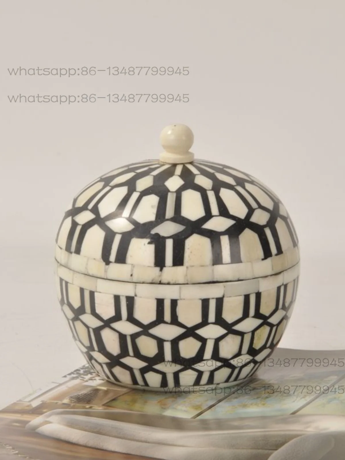 

Imported Cow Bone Jewelry Box Vintage Style Black and White Striped Storage Jar Bedroom Dresser Jewelry Ornaments