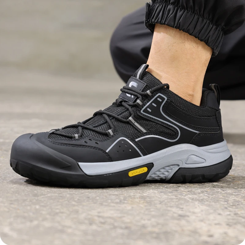 New Labor Protection Shoes Men's Anti Smashing and Anti Piercing Lightweight Breathable Safety Shoes Climbing Mountains