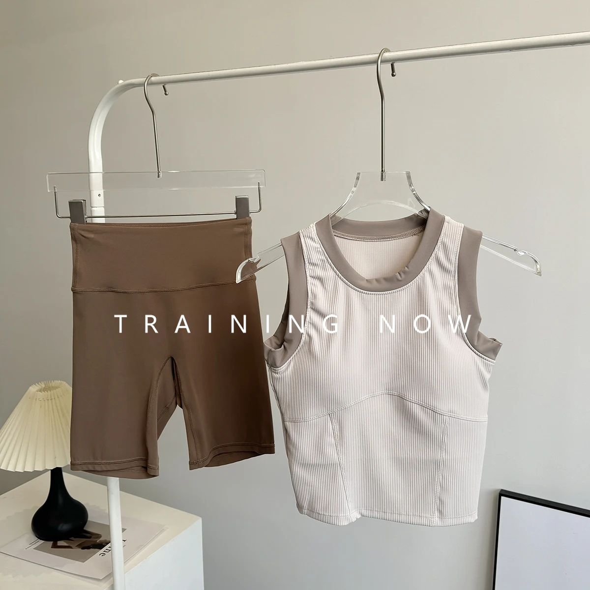 

Спортивный утренний спортивный костюм женский летний пилатес йога упражнения быстросохнущая одежда модная летняя новая спортивная одежда