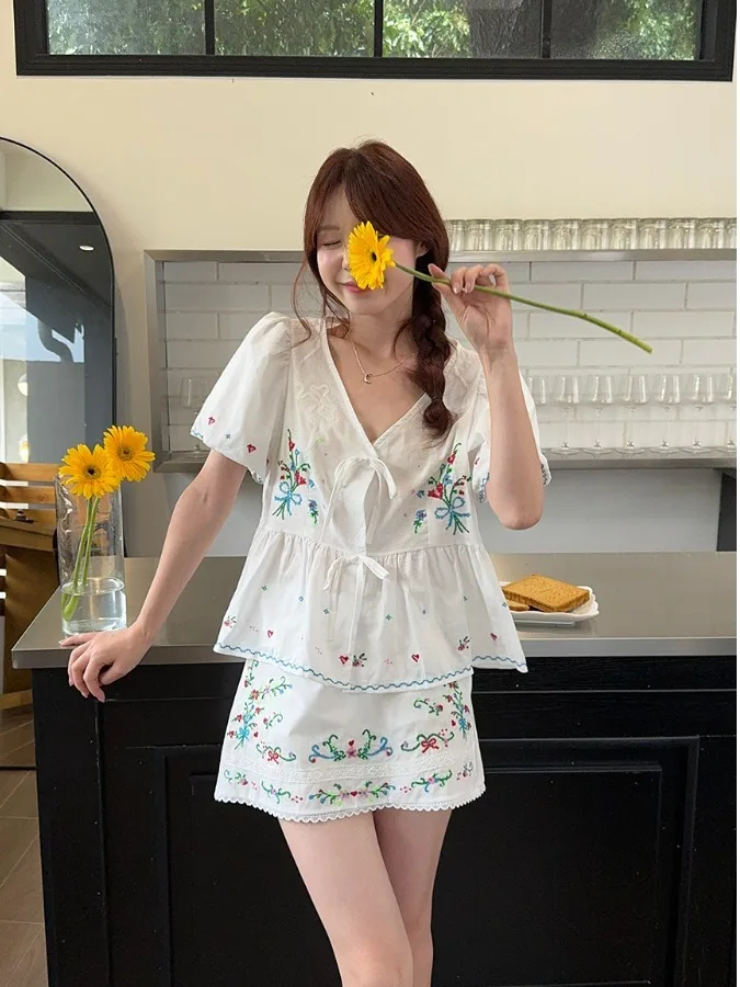 

plus Size Women's Sweet Heavy Embroidery Short Sleeve Shirt And High Waist Skirt Set Summer Fashion Slimming Outfit