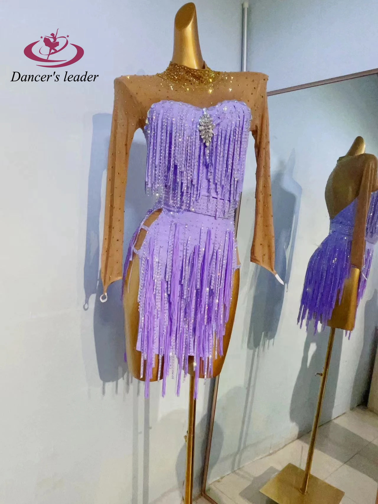 ชุดเต้นรำละตินประดับคริสตัลสำหรับผู้หญิง งานสั่งตัดระดับไฮเอนด์ ผ้าตาข่ายสองสีต่อกัน ชุดแสดงแซมบ้า