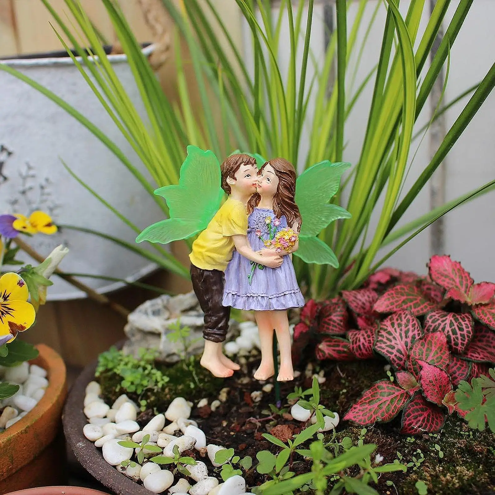 

Фигурка поцелуя феи и мальчика, садовый кол, креативная миниатюрная статуя, украшение для входа в кашпо, бонсай