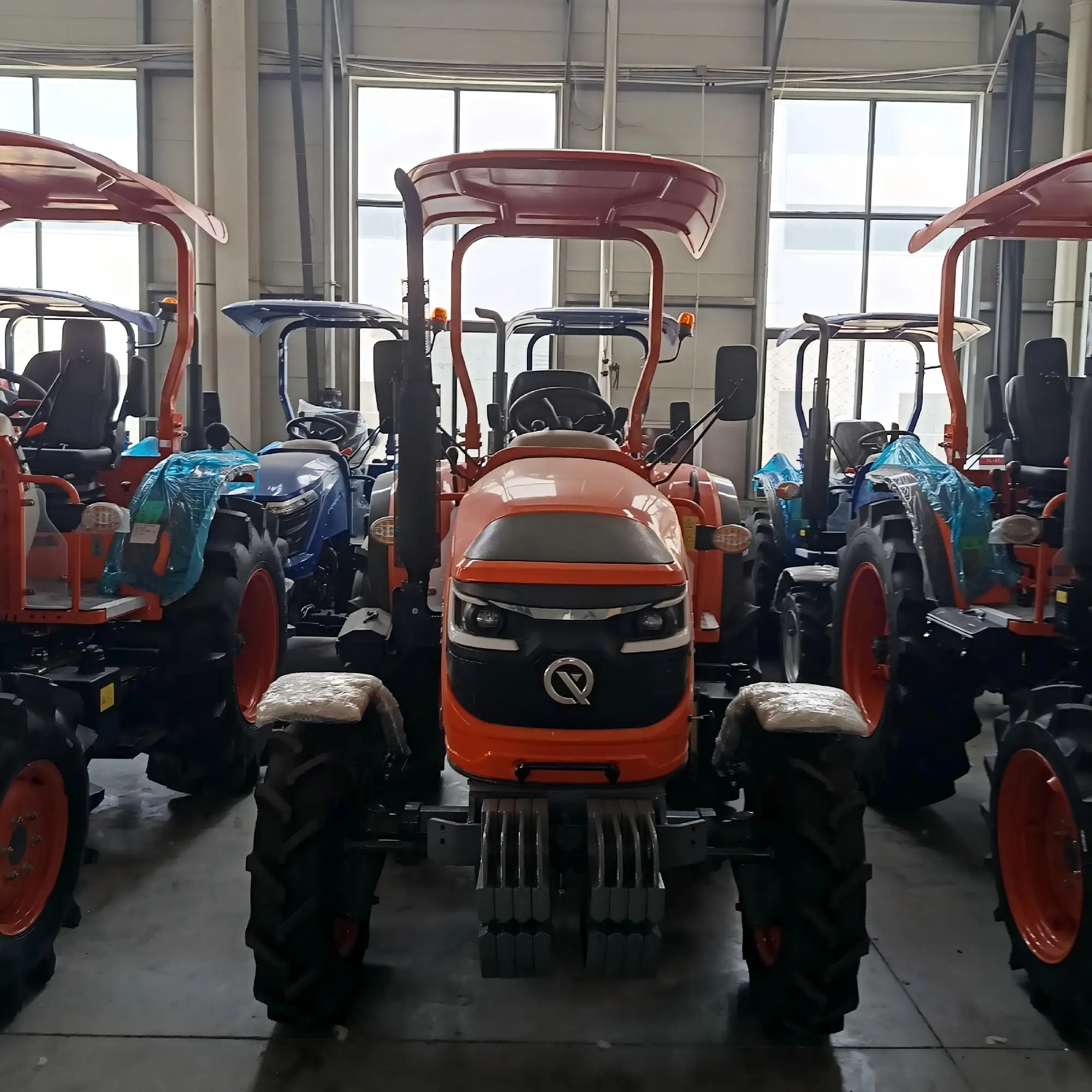 Chinese Factory Tractor Euro 5 CE Diesel Engine Agriculture Machinery Tractors Farm 4 Wheels Drive Registration is available
