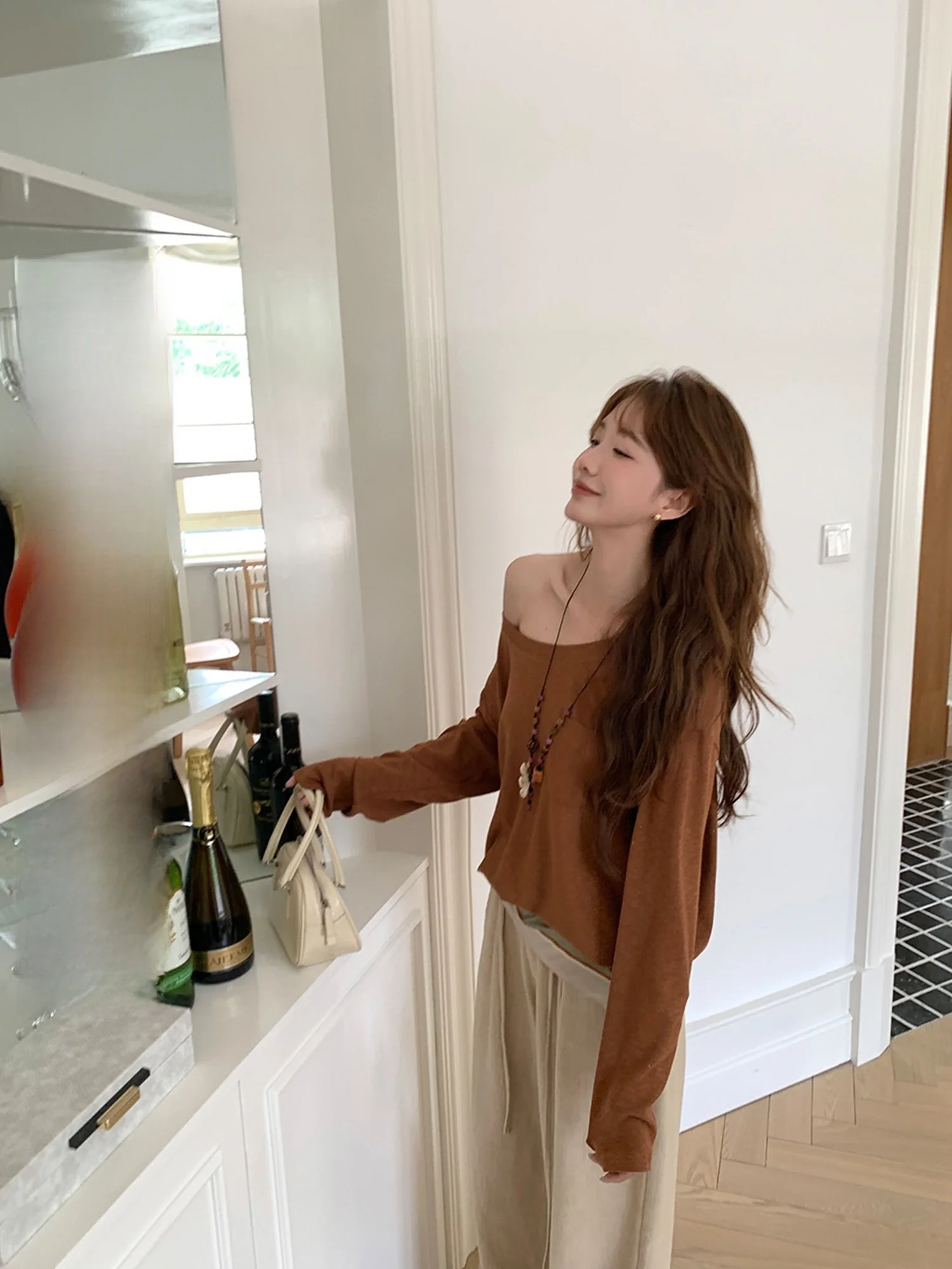 

Универсальная сверкающая высокоэластичная трикотажная свободная модная футболка MIAOLAB Silver Long Sve round Ne Commute Sle