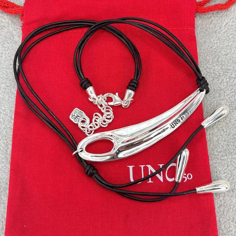 Luxury 2024 UNOde50 best-selling niche design in Europe and America, leaf leather rope versatile necklace, women's jewelry gift