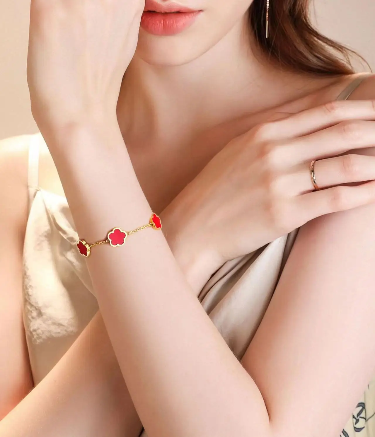 Hot Sale Stainless Steel Adjustable Plant Five-leaf Flower Bracelet Five leaf Flower 7 Colors Available Cutting Craft Jewelry