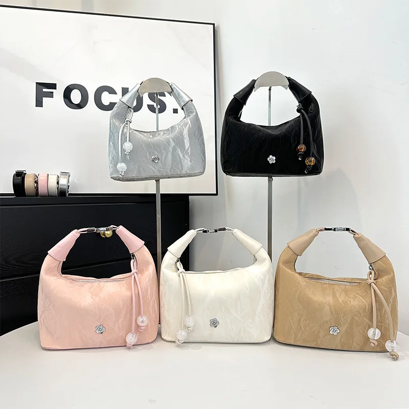 

All-matching Dumpling Bag. New Autumn and Winter, Niche Design, Single-shoulder or Crossbody, Elegant Handbag for Work.