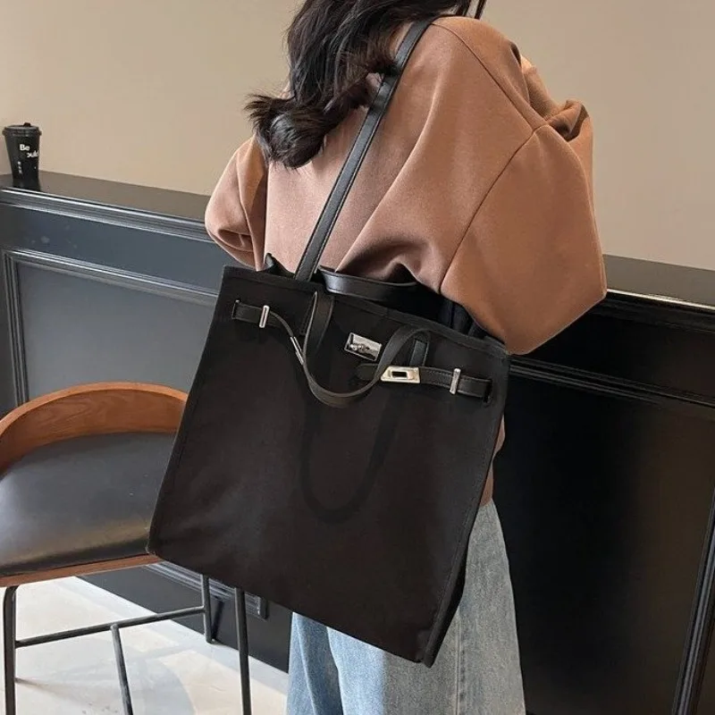 2025 Niche High-quality Large-capacity Handbag, A New Personalized Commuter Underarm and Shoulder Bag for Women