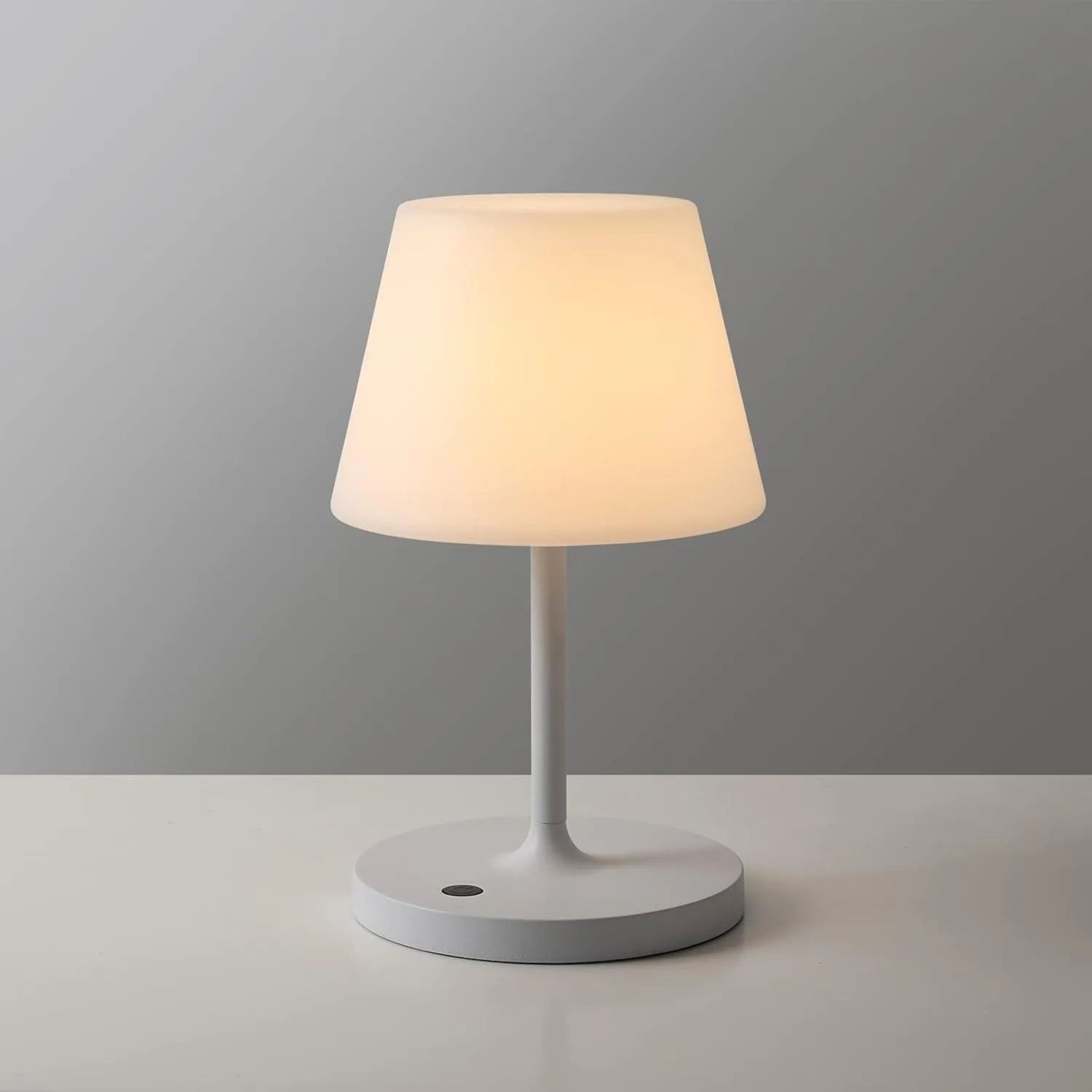 

Outdoor battery powered desk lamp waterproof, 4000mAh cordless rechargeable, touch dimmable desk lamp H9.6 inches, white