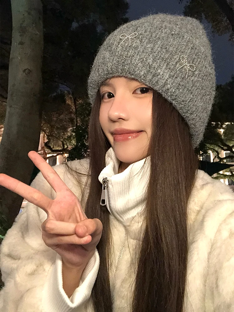 Thickened Knitted Grey Woolen Hat with  Knot for Women Winter Warm Ear Protection Small Face Effect Hat for Teens