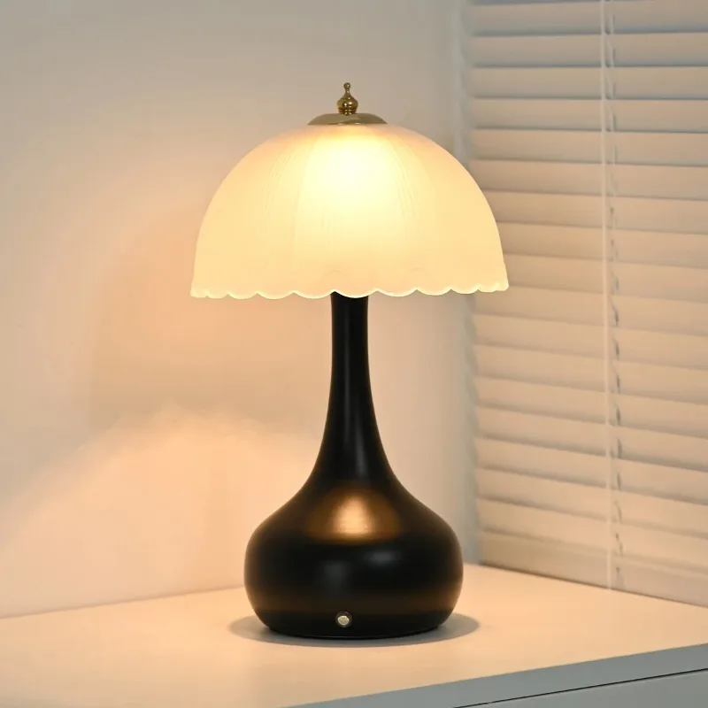

Настольная лампа в скандинавском стиле, роскошная прикроватная лампа для спальни, декоративная лампа-тыква, ретро-стеклянная креативная ночная лампа, настольная лампа для дома и отеля