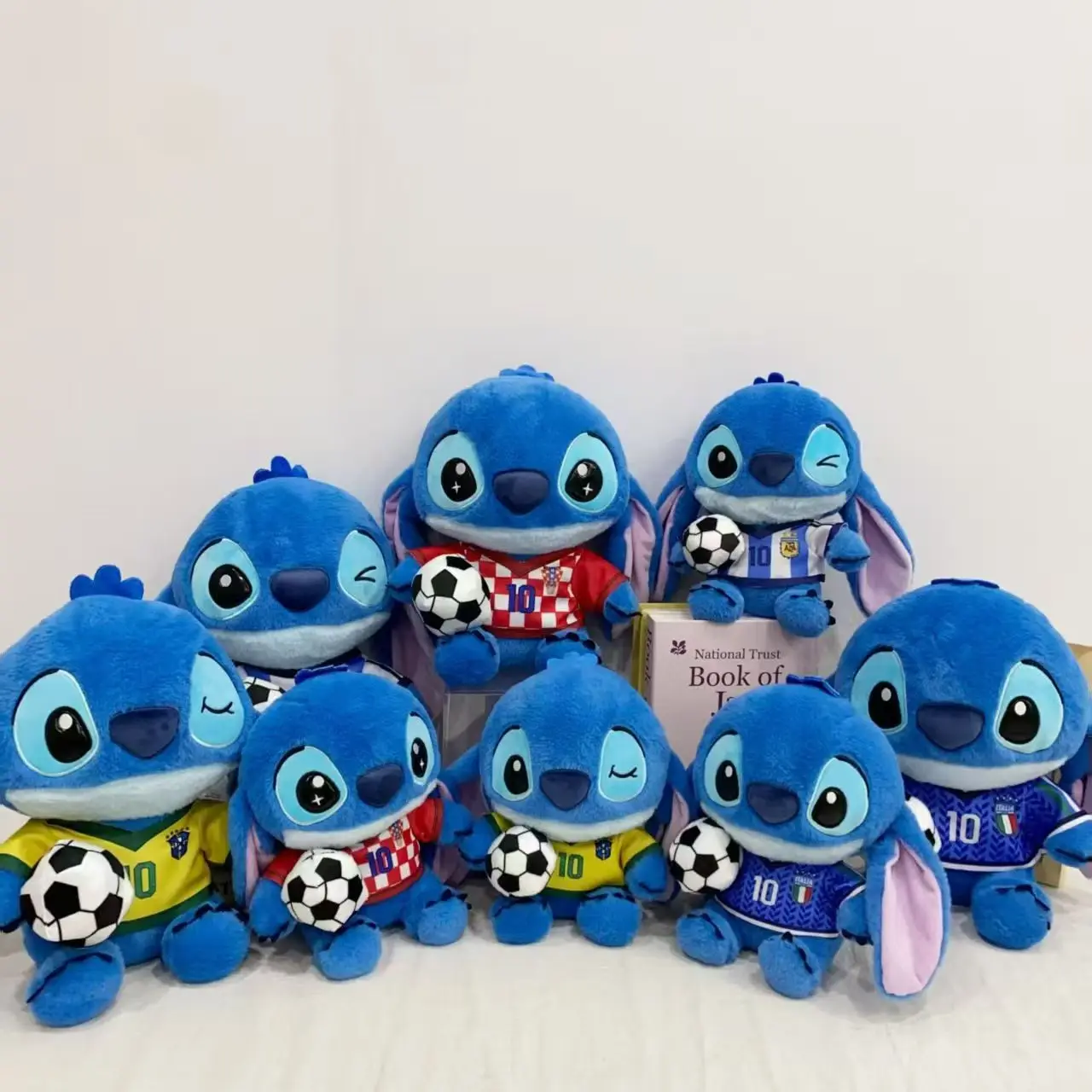 2026 Stitch estrella de fútbol modelos de peluche muñecos de peluche de dibujos animados juguetes de peluche de Anime Kawaii niños cumpleaños regalo de Navidad