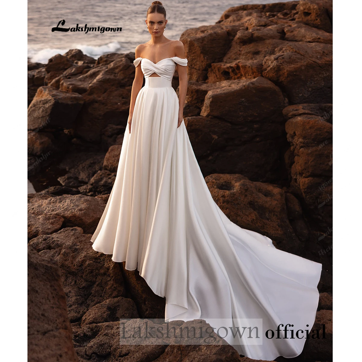 Lakshmigown Schulterfreies Satin-Hochzeitskleid mit Twist-Oberteil, ausgeschnittener Taille, A-Linien-Brautkleid mit Taschen, tiefem V-Ausschnitt am Rücken, individuell anpassbar – Detail 5