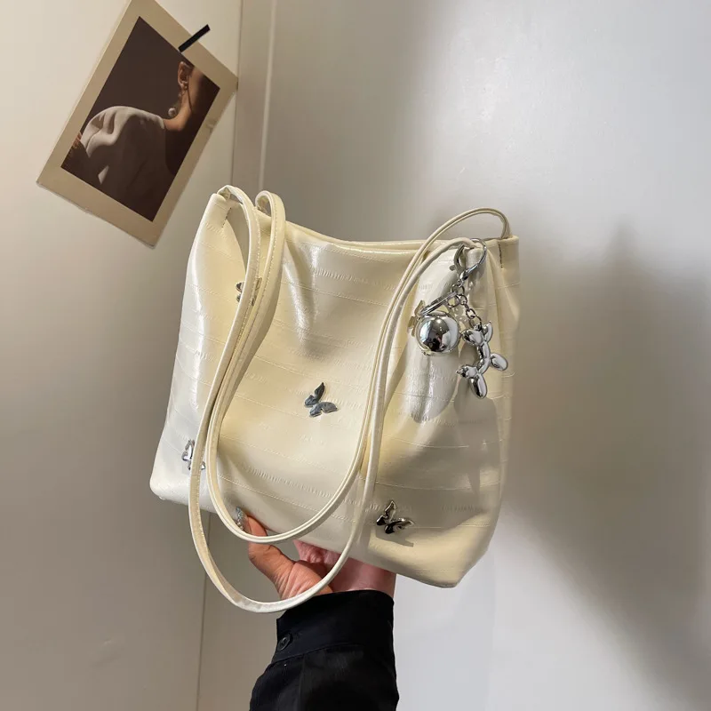 ファッショナブルでスタイリッシュなカジュアルトートバッグ-秋の新作-シングルショルダー-クロスボディバッグ-大容量-通勤バッグ-女性用