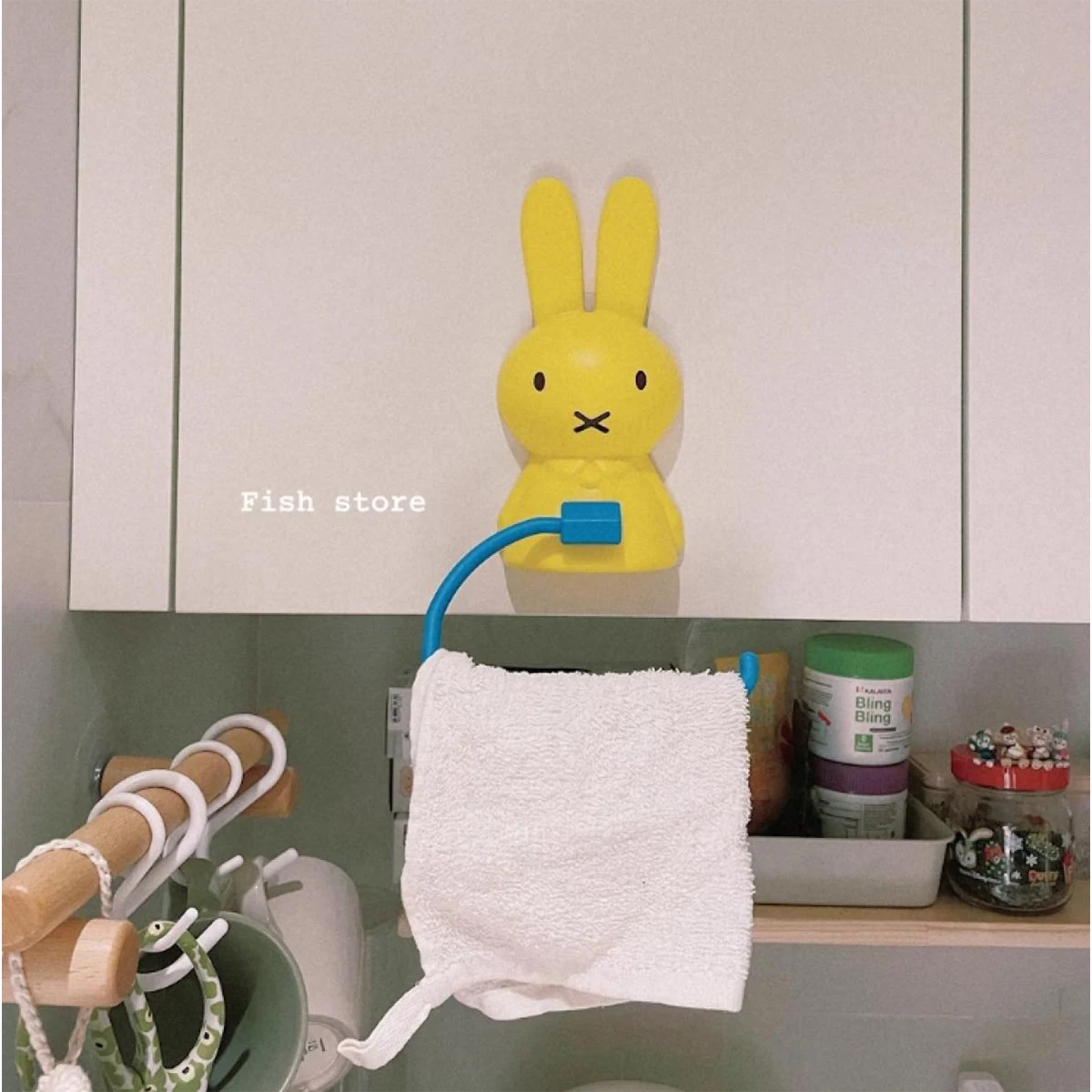 Miffy Multifunctional Bathroom Tissue Holder Cute Non-Perforated Toilet Paper Roll Storage Clip Practical Towel Rack Home Decor view 5