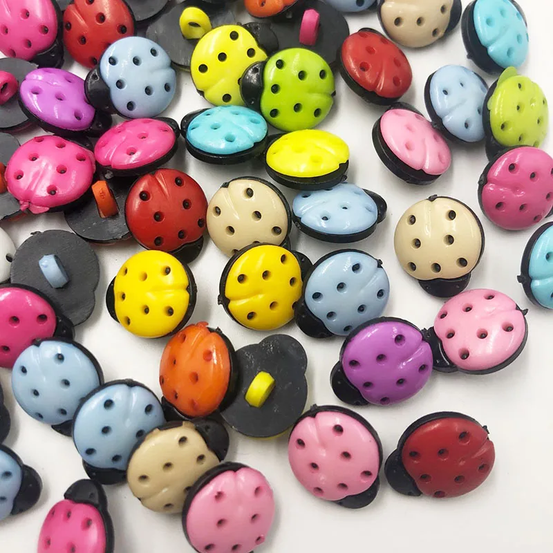 50pcs New! Ladybug Plastic Buttons Sewing Notions Accessories DIY Crafts PT39