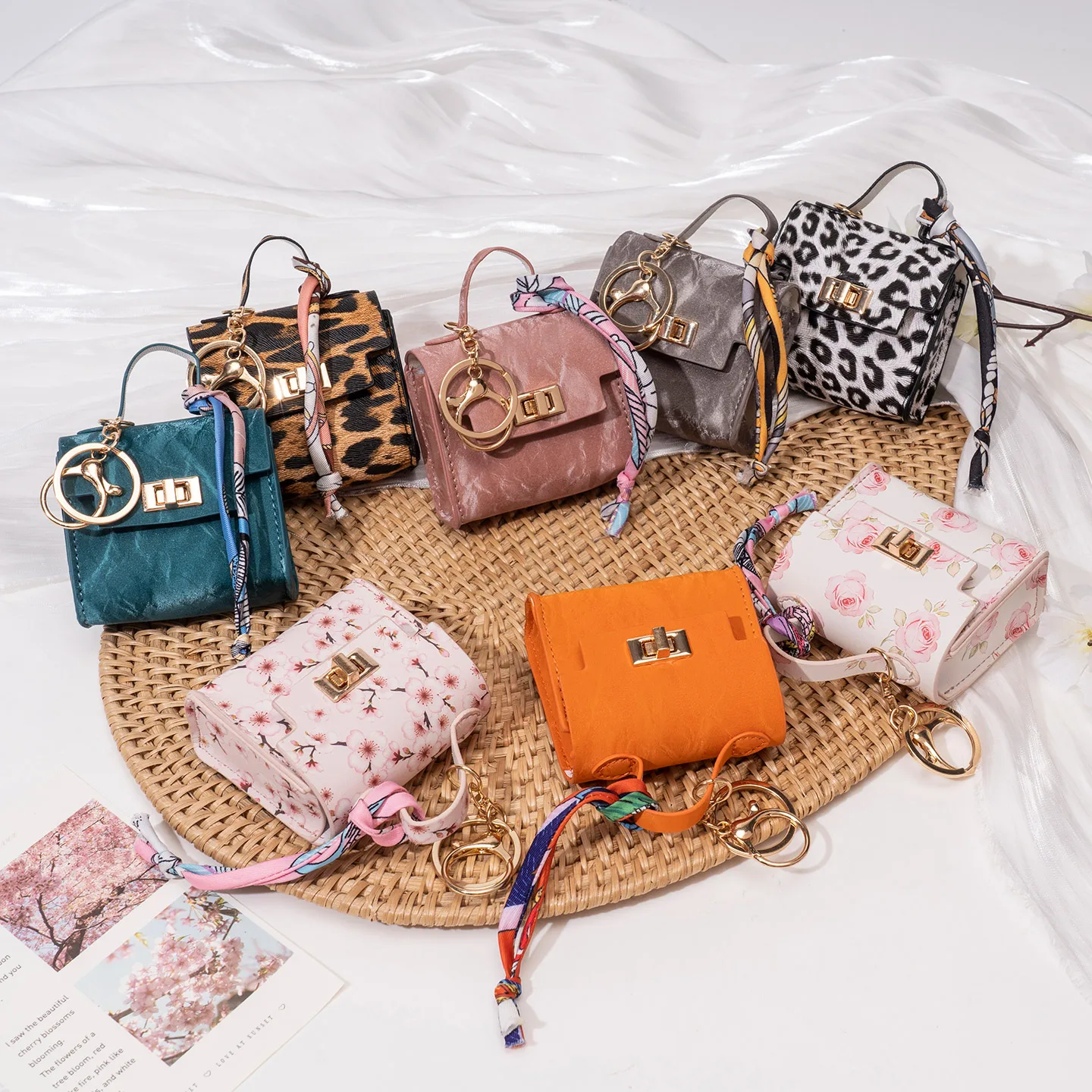 Light Luxury High-end Coin Purses Fashionable Exquisite Bag Accessories New Silk Scarf Bracelet Portable Mini Keychain Pendants