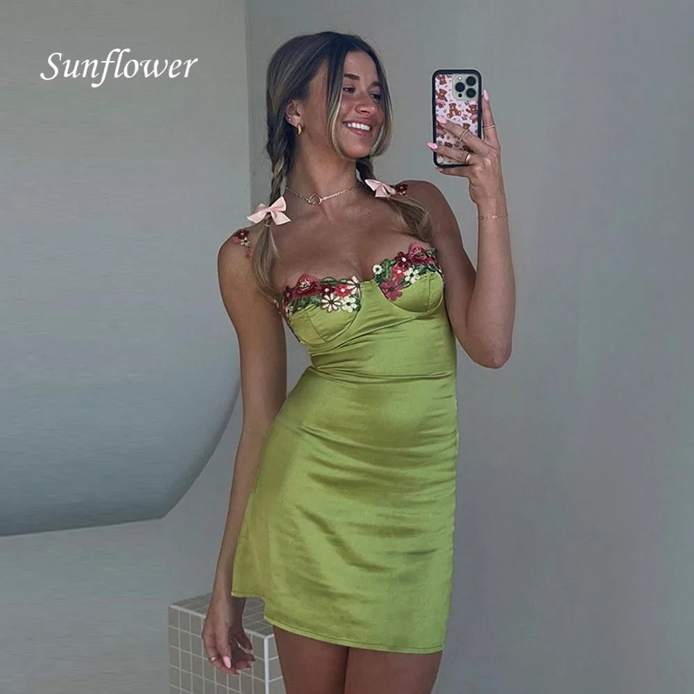 

Sunflower Green Appliques Sweetheart Mermaid Prom dress 2024 Slim Backless Spaghetti Strap Knee-Length Formal Evening Dress