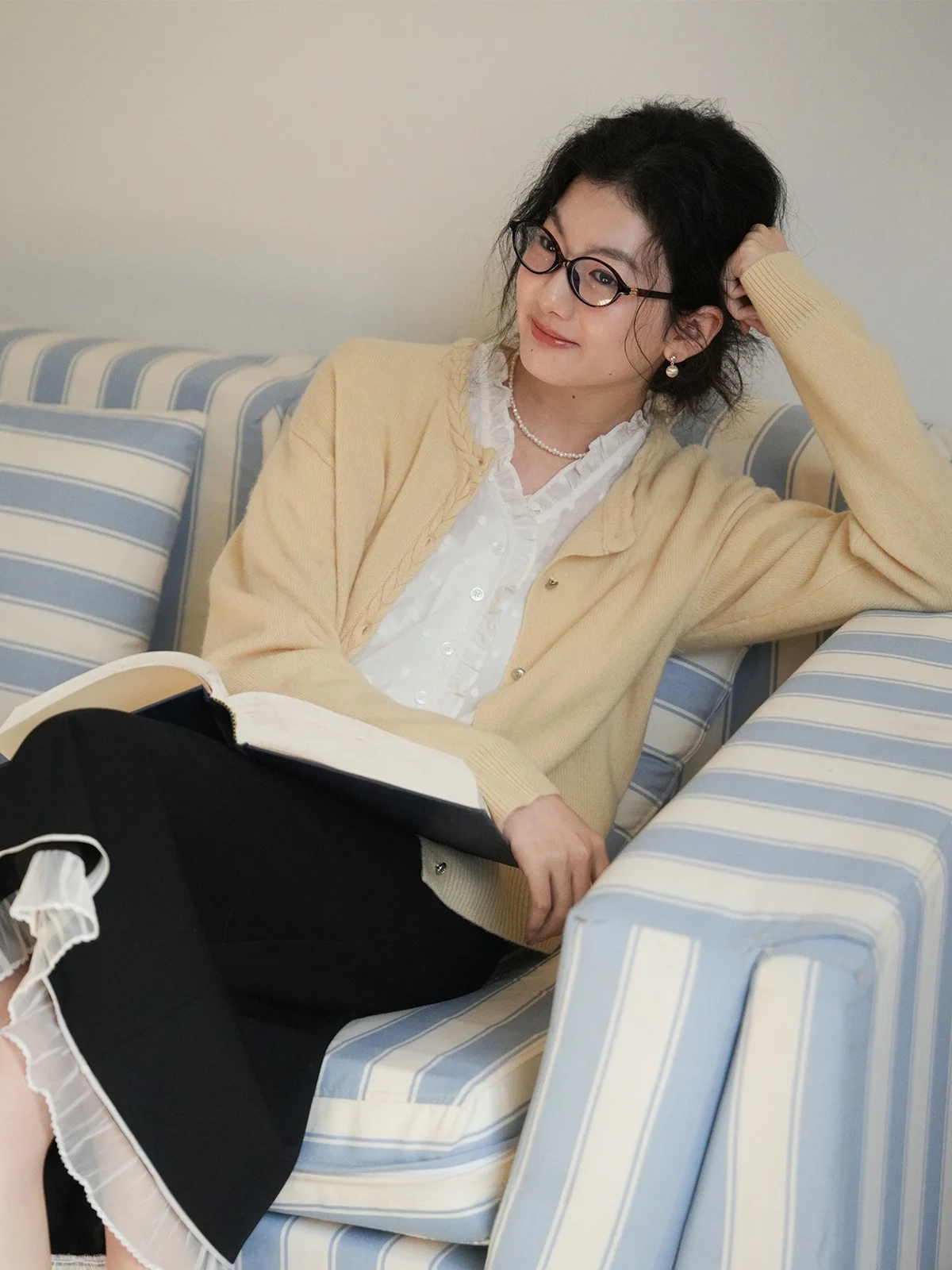 

Мягкий шерстяной кардиган с круглым вырезом и открытой передней частью, женский, приятный к телу, вязаный свитер с узором «Сырные квадратики» и цветочным узором, с дизайном «Дверь-фронт».