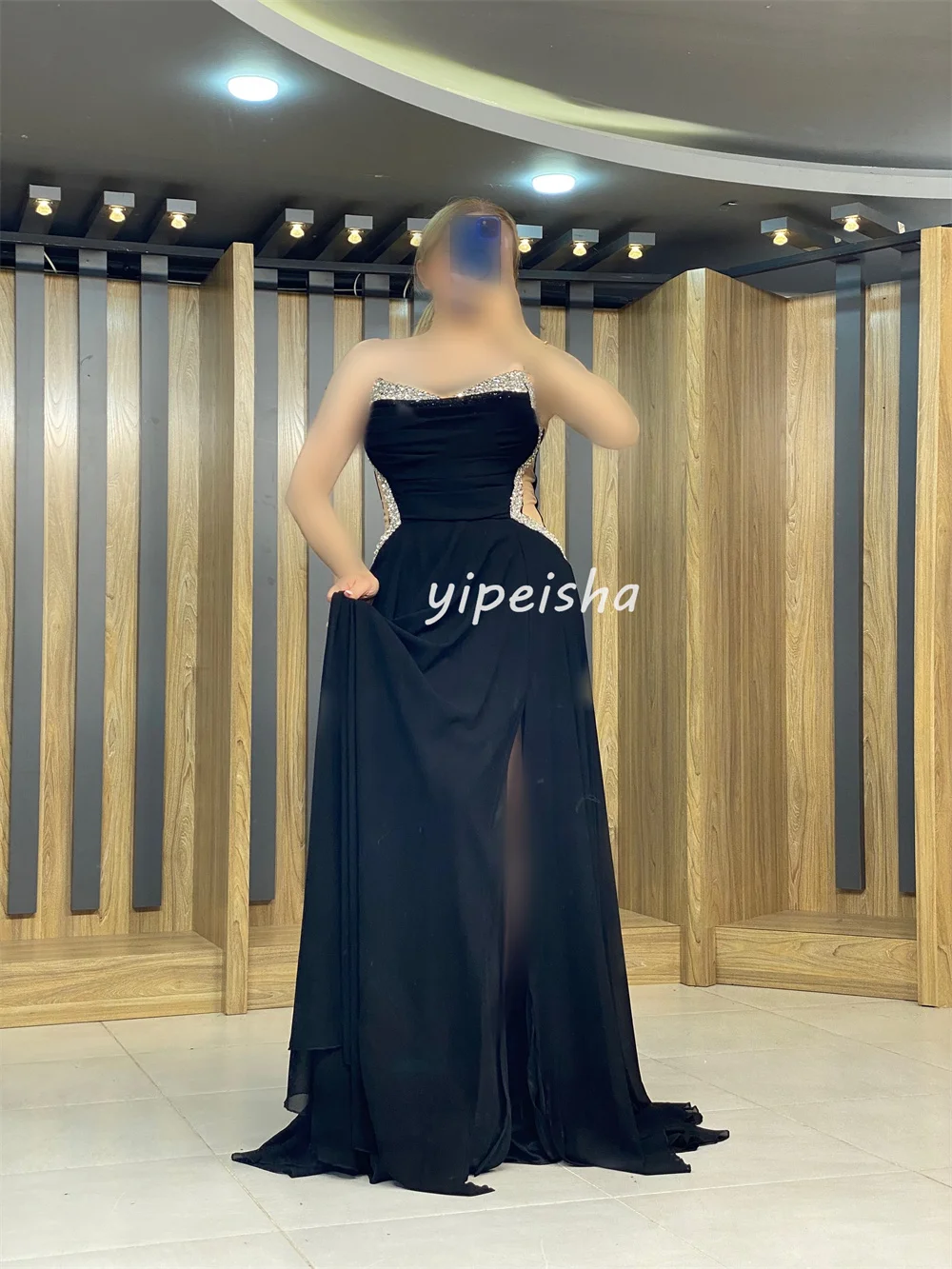 カスタマイズされたレトロマッチングシフォンプリーツドレープビーズスパンコールAラインストラップレスロングドレスオーダーメイドオケージョンドレス絶妙な