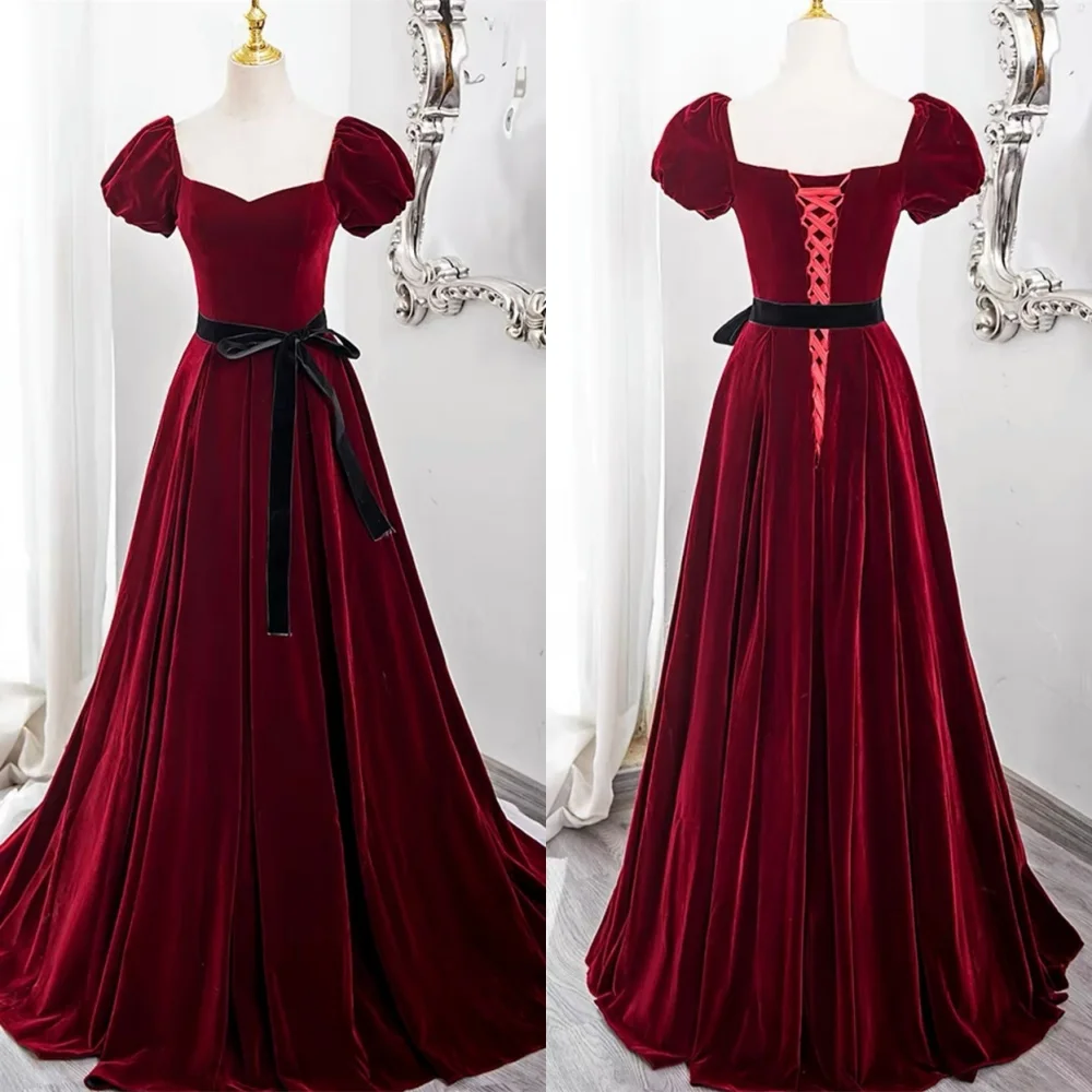 

Customized High Quality Burgundy Velvet Homecoming Dress Delicate Sweetheart Cap Sleeve Puff Sleeves Lace Up Back Robe de soi